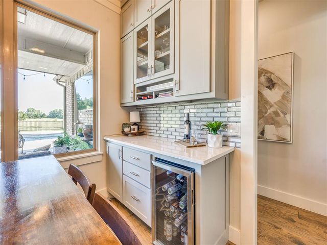 233 Saint Claire Drive, Edmond, OK 73025