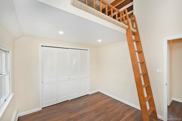 9 Koster Court, Huntington Station, NY 11746