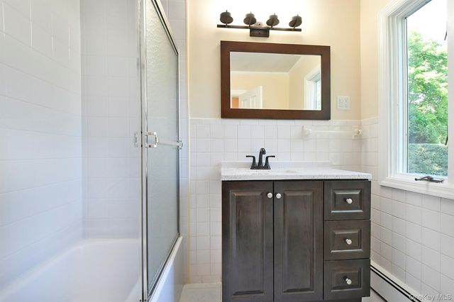 9 Koster Court, Huntington Station, NY 11746