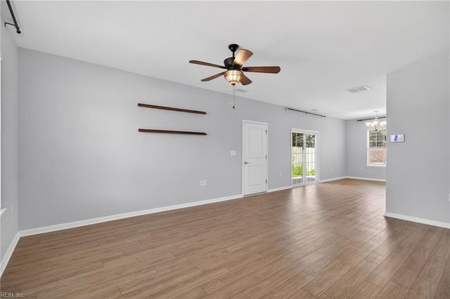 1915 Dobson CT, Chesapeake, VA 23322
