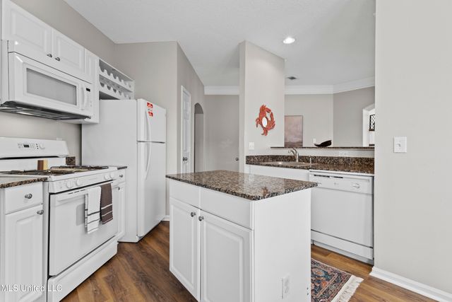 2252 Beach Drive, 505, Gulfport, MS 39507