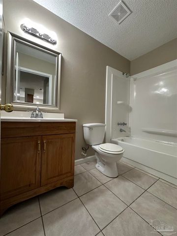 676 S 72nd Ave B, Pensacola, FL 32506