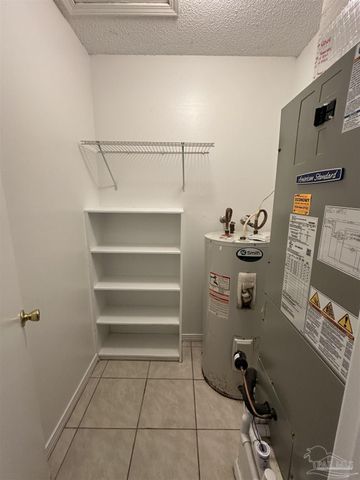 676 S 72nd Ave B, Pensacola, FL 32506