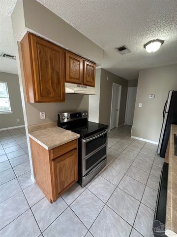 676 S 72nd Ave B, Pensacola, FL 32506