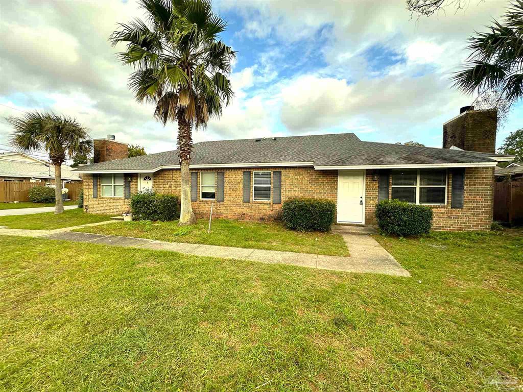 676 S 72nd Ave B, Pensacola, FL 32506