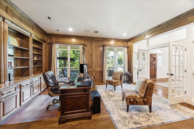 223 Heritage Oaks Lane, Houston, TX 77024