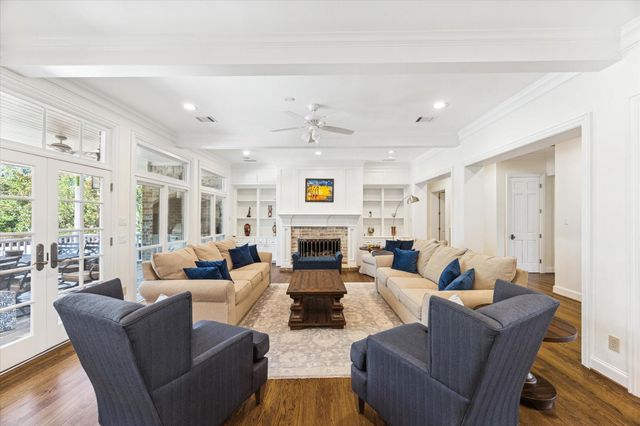 223 Heritage Oaks Lane, Houston, TX 77024