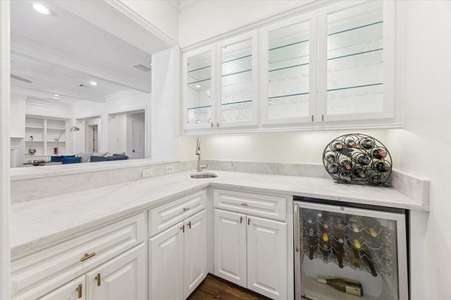 223 Heritage Oaks Lane, Houston, TX 77024