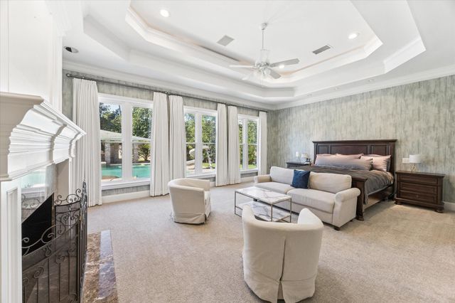 223 Heritage Oaks Lane, Houston, TX 77024