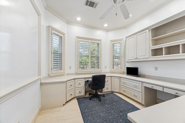 223 Heritage Oaks Lane, Houston, TX 77024