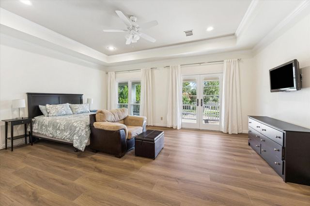 223 Heritage Oaks Lane, Houston, TX 77024