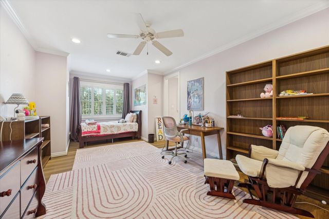 223 Heritage Oaks Lane, Houston, TX 77024