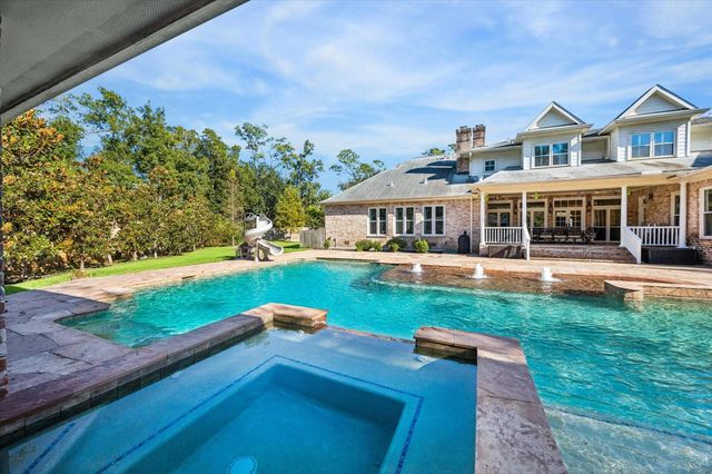 223 Heritage Oaks Lane, Houston, TX 77024