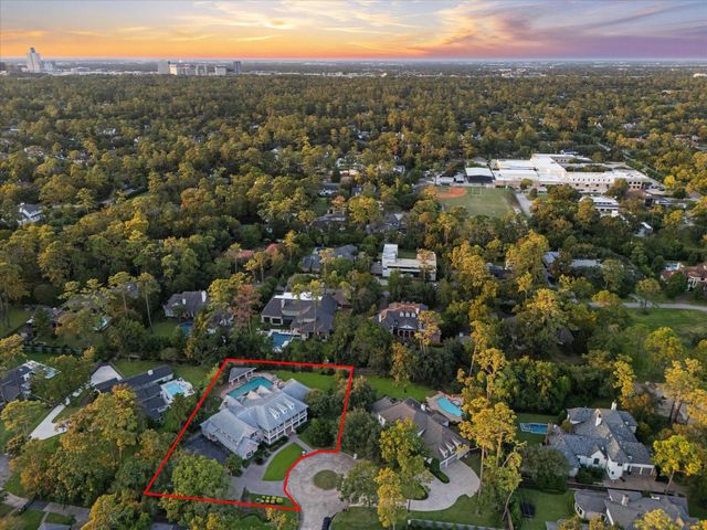 223 Heritage Oaks Lane, Houston, TX 77024