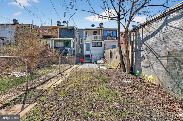 327 W WINDSOR ST, Reading, PA 19601