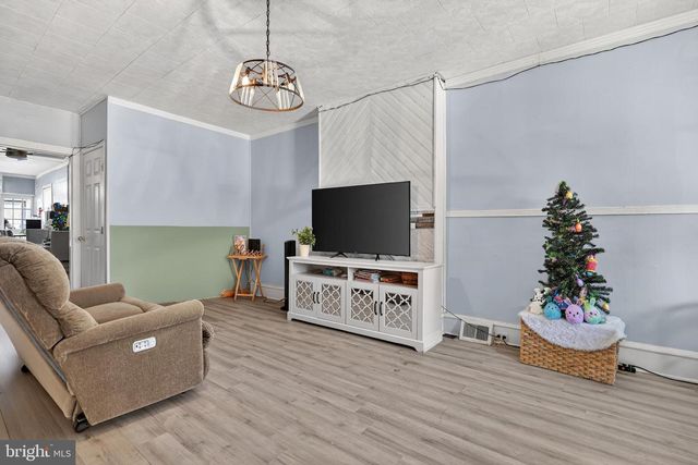 327 W WINDSOR ST, Reading, PA 19601