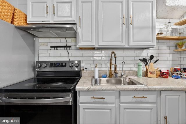 327 W WINDSOR ST, Reading, PA 19601