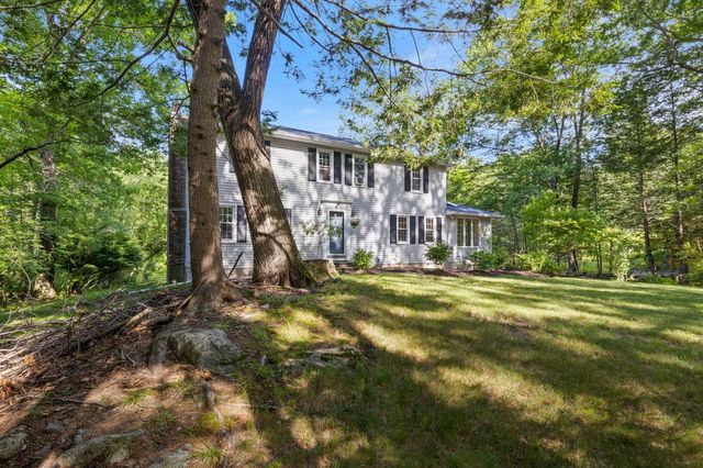 46 Woodridge Road, Durham, NH 03824