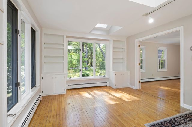 46 Woodridge Road, Durham, NH 03824