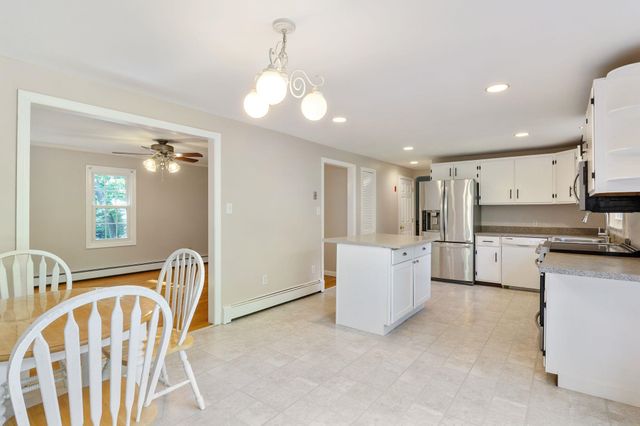 46 Woodridge Road, Durham, NH 03824
