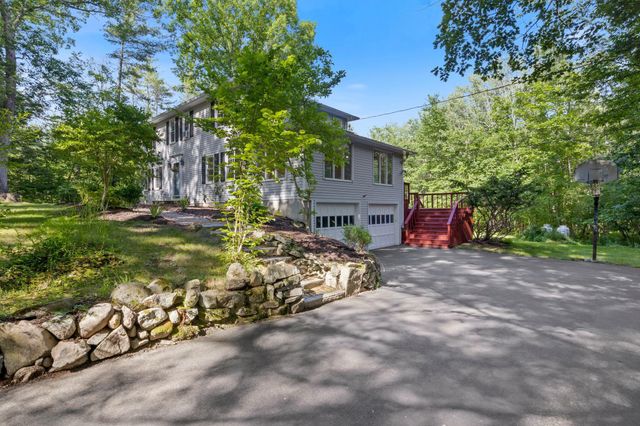 46 Woodridge Road, Durham, NH 03824