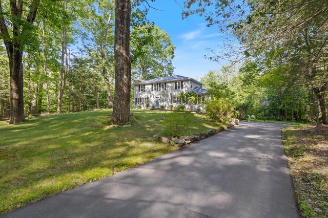 46 Woodridge Road, Durham, NH 03824
