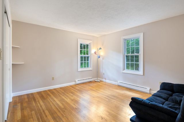 46 Woodridge Road, Durham, NH 03824