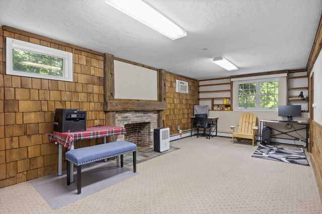 46 Woodridge Road, Durham, NH 03824