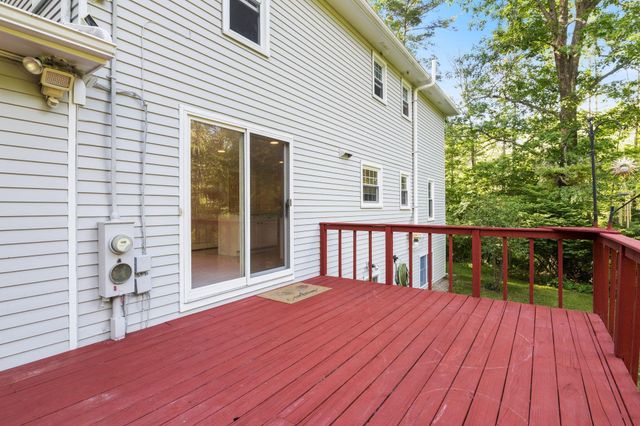 46 Woodridge Road, Durham, NH 03824