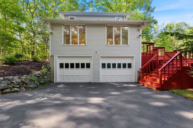 46 Woodridge Road, Durham, NH 03824