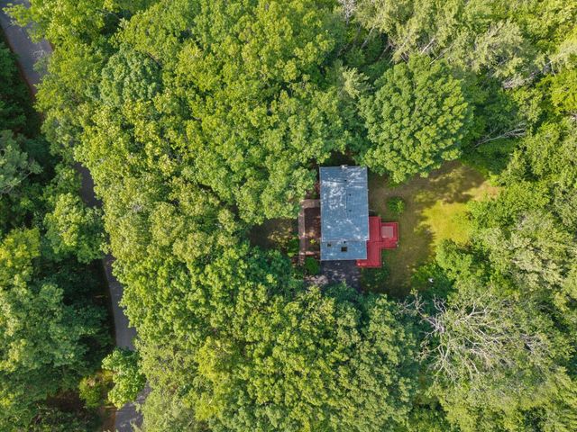 46 Woodridge Road, Durham, NH 03824