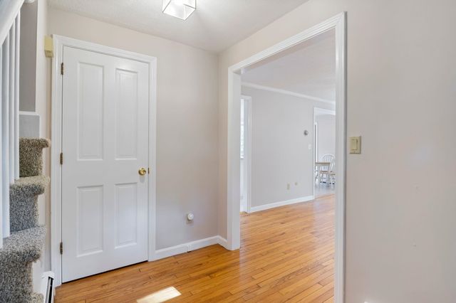 46 Woodridge Road, Durham, NH 03824