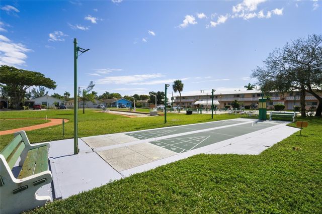 900 SW 10 Terrace 11S, Hallandale Beach, FL 33009