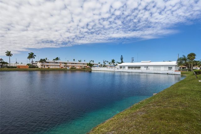 900 SW 10 Terrace 11S, Hallandale Beach, FL 33009