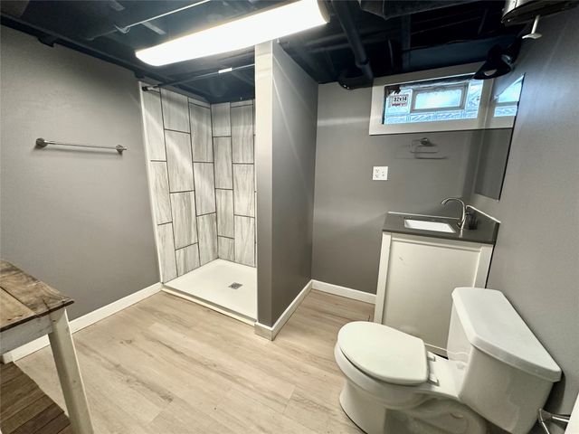 2724 College Avenue, Des Moines, IA 50311