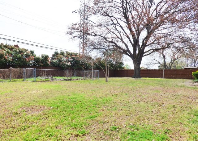 1028 Ridgefield Drive, Plano, TX 75075