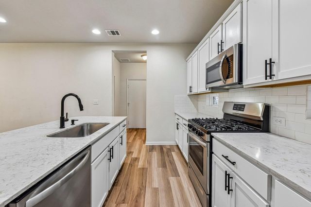 4413 Lobo Landing LN, Georgetown, TX 78628