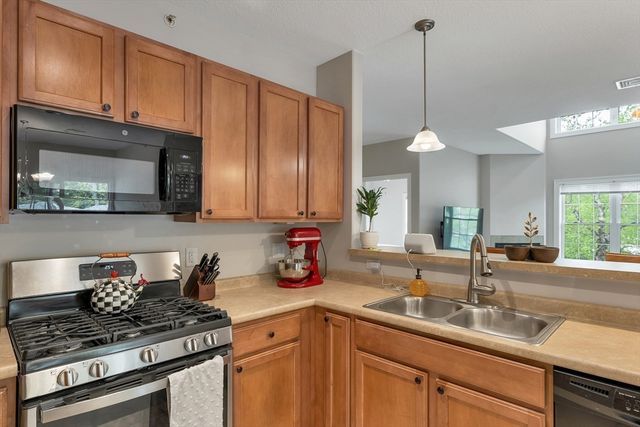 17 Roundabout Way 5, Manchester, NH 03102
