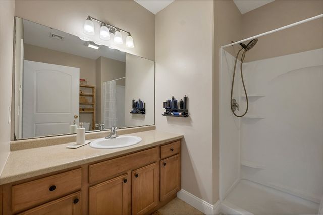 17 Roundabout Way 5, Manchester, NH 03102