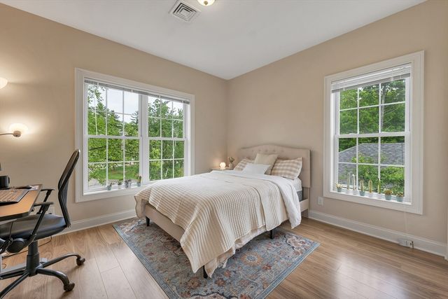 17 Roundabout Way 5, Manchester, NH 03102
