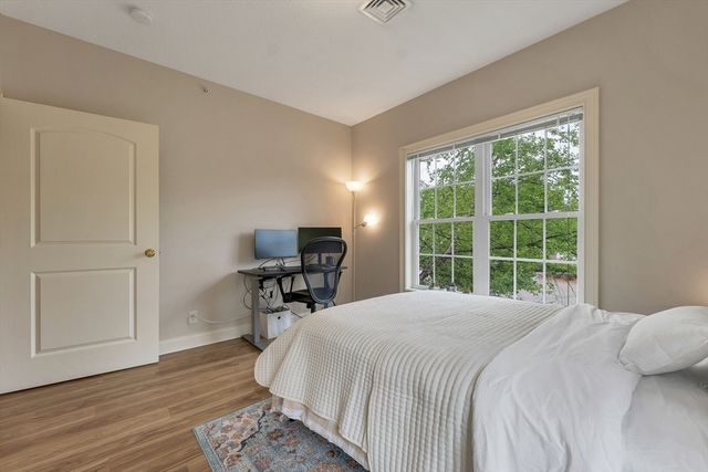 17 Roundabout Way 5, Manchester, NH 03102
