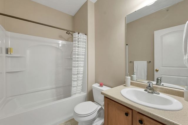 17 Roundabout Way 5, Manchester, NH 03102