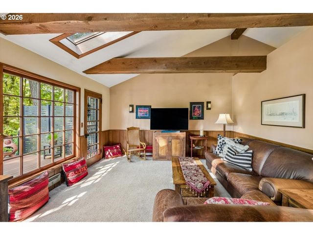 1026 TROON Rd, Lake Oswego, OR 97034