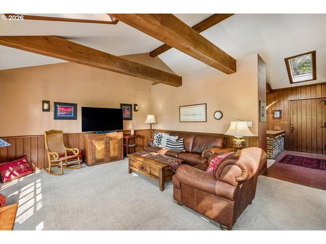 1026 TROON Rd, Lake Oswego, OR 97034