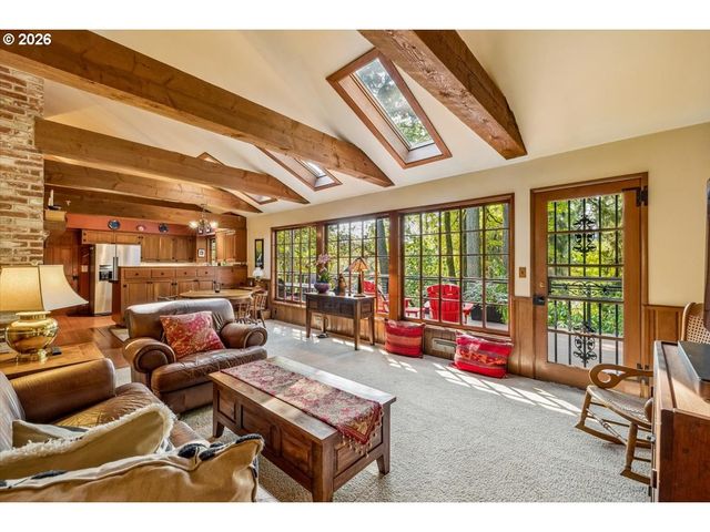 1026 TROON Rd, Lake Oswego, OR 97034