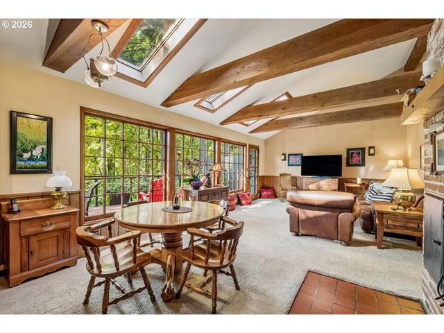1026 TROON Rd, Lake Oswego, OR 97034