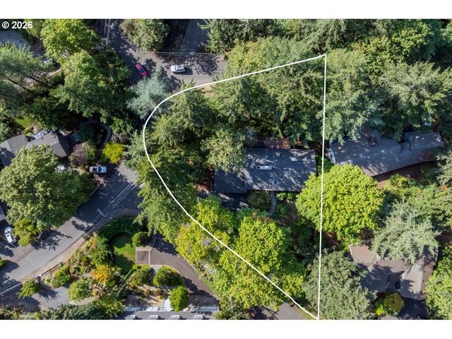 1026 TROON Rd, Lake Oswego, OR 97034