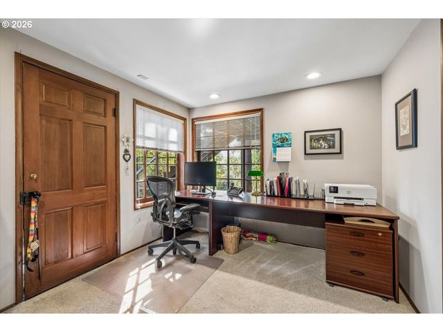 1026 TROON Rd, Lake Oswego, OR 97034