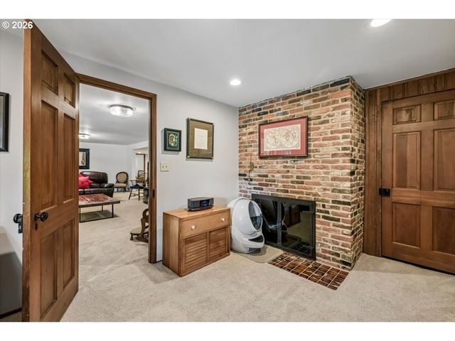 1026 TROON Rd, Lake Oswego, OR 97034