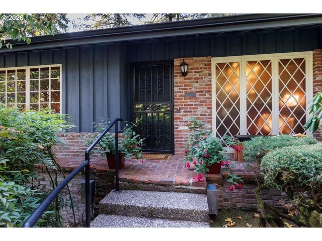 1026 TROON Rd, Lake Oswego, OR 97034